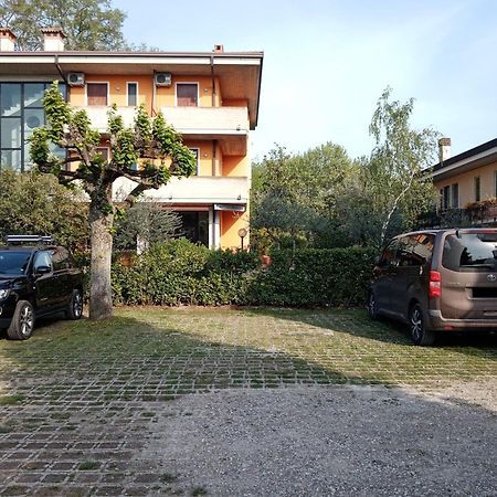 Casa Lugana 9 - Monolocale Con Piscina Fronte Lago Sirmione Eksteriør billede