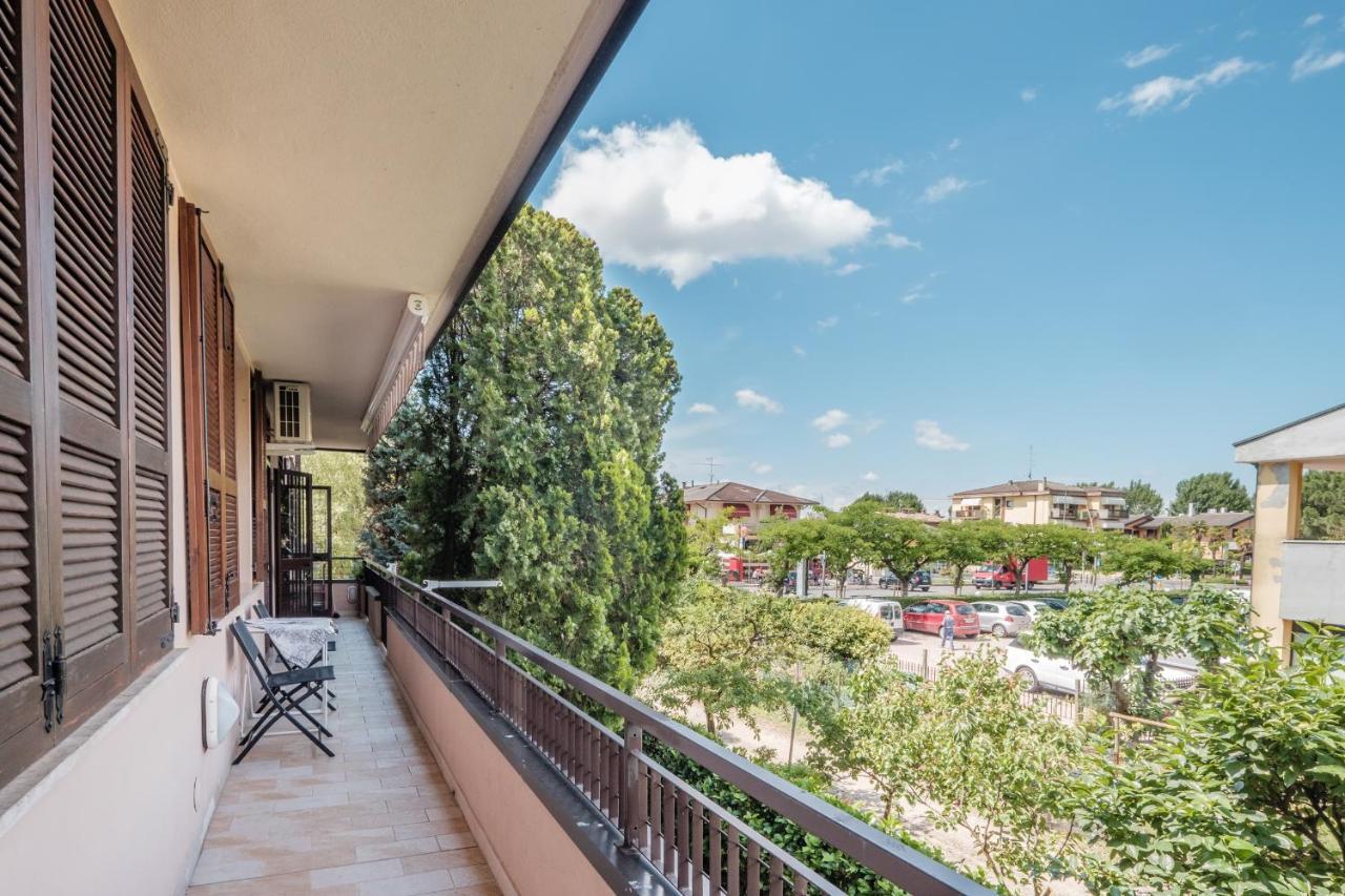Casa Lugana 9 - Monolocale Con Piscina Fronte Lago Sirmione Eksteriør billede